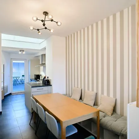 Pensjonat Renovated 3 Bedroom House With Terrace