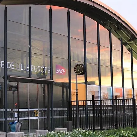 Renovated 3 Bedroom House With Terrace Pensjonat Tourcoing