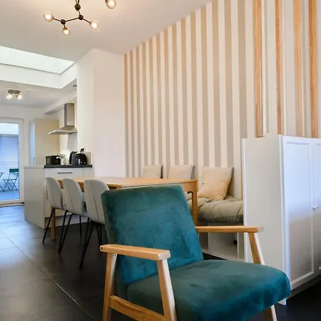 Renovated 3 Bedroom House With Terrace