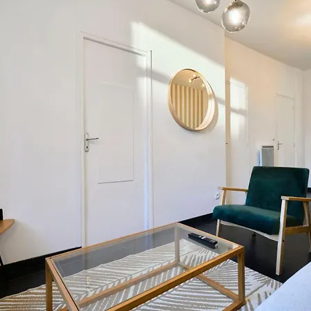 Renovated 3 Bedroom House With Terrace 4* Tourcoing