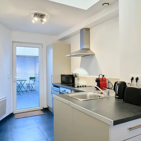 Pensjonat Renovated 3 Bedroom House With Terrace Tourcoing