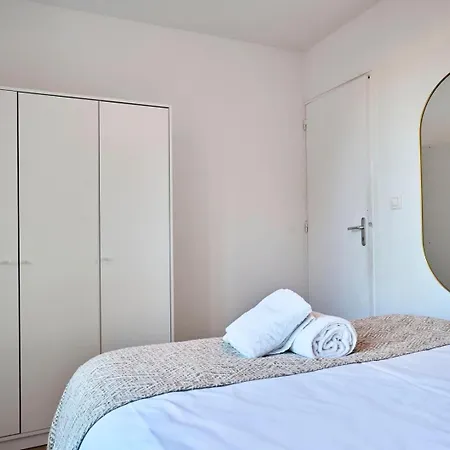 Renovated 3 Bedroom House With Terrace 3*