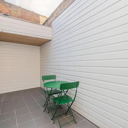 Pensjonat Renovated 3 Bedroom House With Terrace 4*