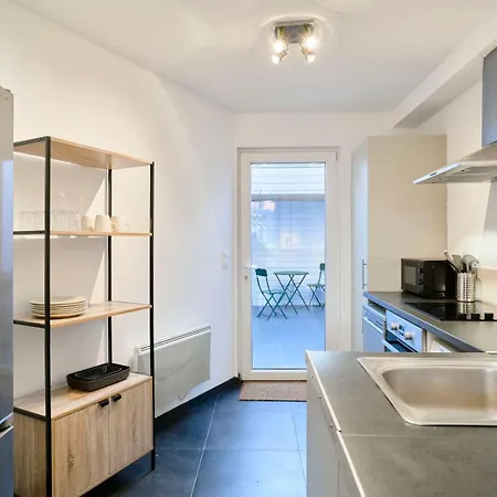 Renovated 3 Bedroom House With Terrace 4* Tourcoing