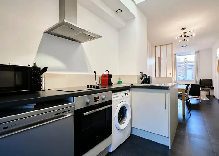 Renovated 3 Bedroom House With Terrace Maison d'hôtes 4*