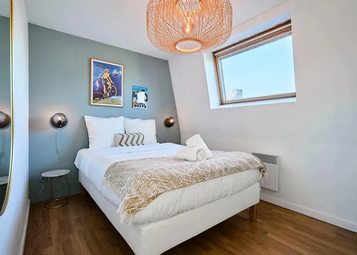 Renovated 3 Bedroom House With Terrace