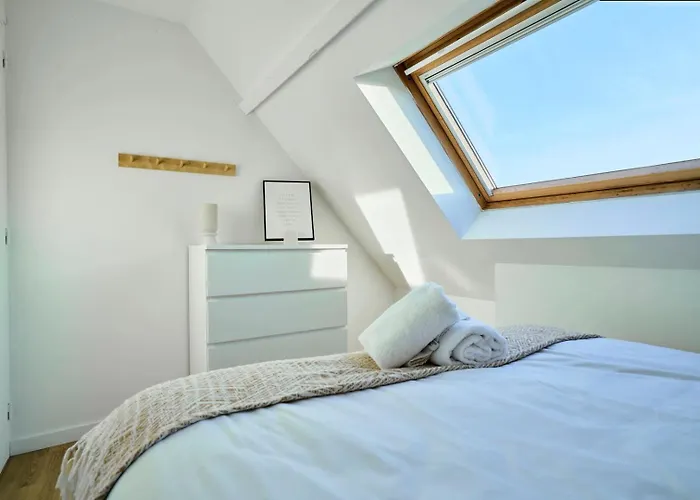 Renovated 3 Bedroom House With Terrace 4* Tourcoing