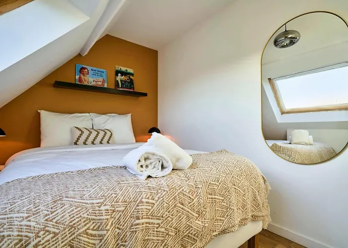 Renovated 3 Bedroom House With Terrace Tourcoing