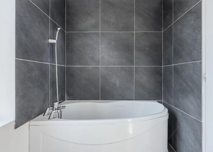 Renovated 3 Bedroom House With Terrace Maison d'hôtes Tourcoing